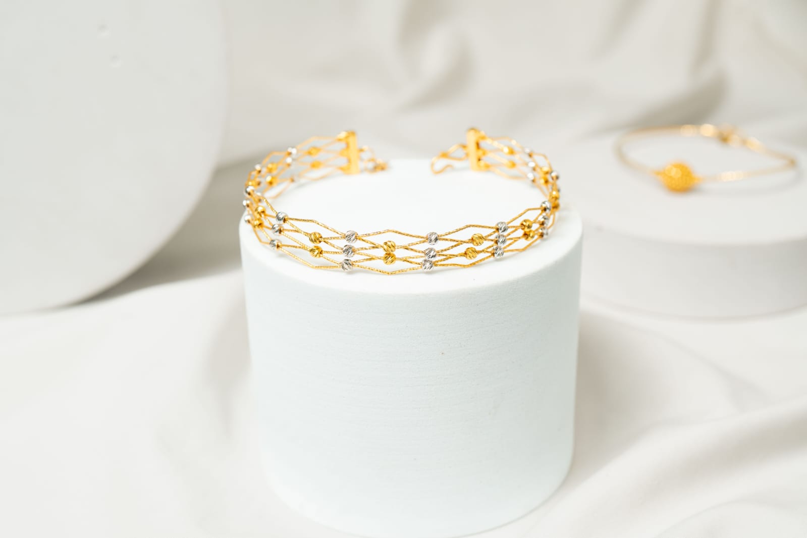 Two-Tone Mesh Lattice Cuff Bracelet - Shagoon Jewellers Nepal
